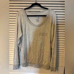 good hYOUman Light Gray Sweatshirt with 'Vacation Mode: On' Print